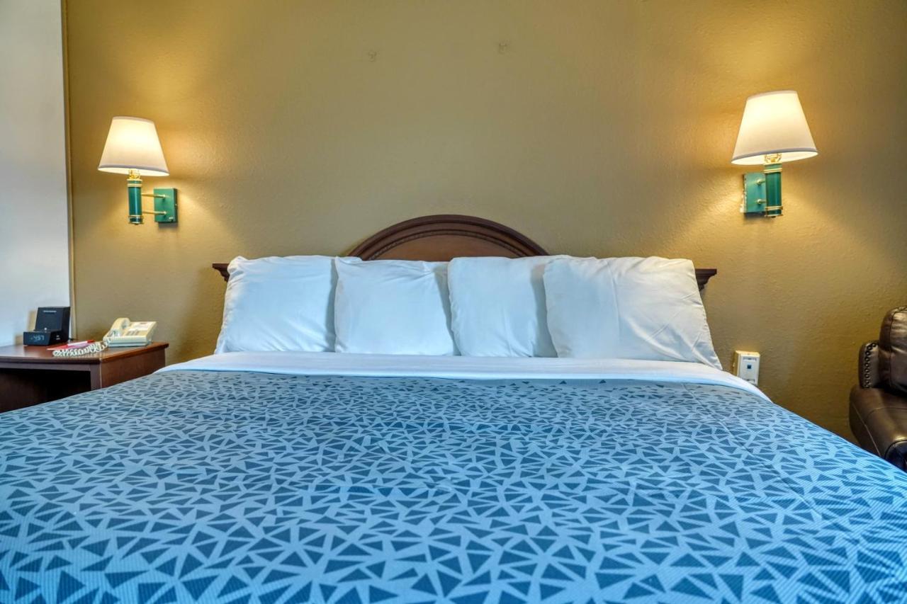 Econo Lodge Raleigh Zewnętrze zdjęcie
