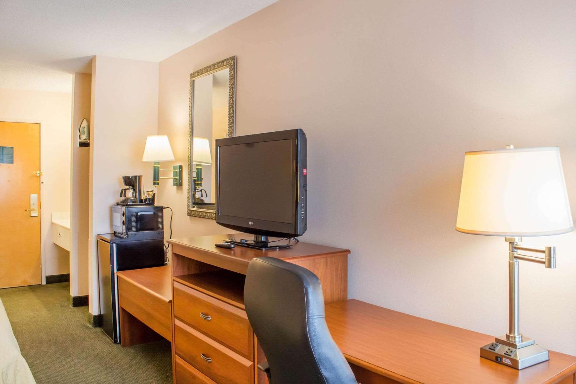Econo Lodge Raleigh Zewnętrze zdjęcie