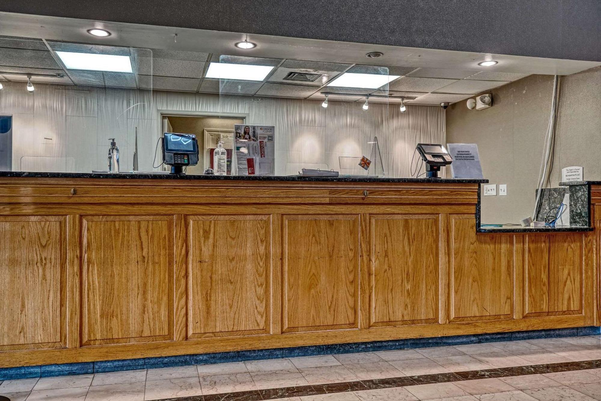 Econo Lodge Raleigh Zewnętrze zdjęcie