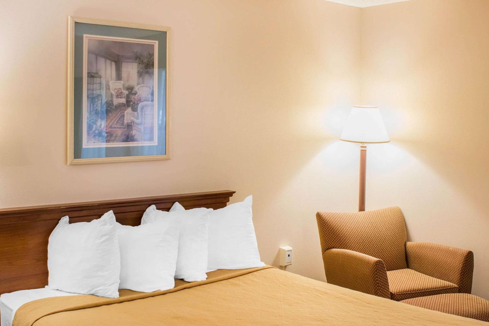 Econo Lodge Raleigh Zewnętrze zdjęcie